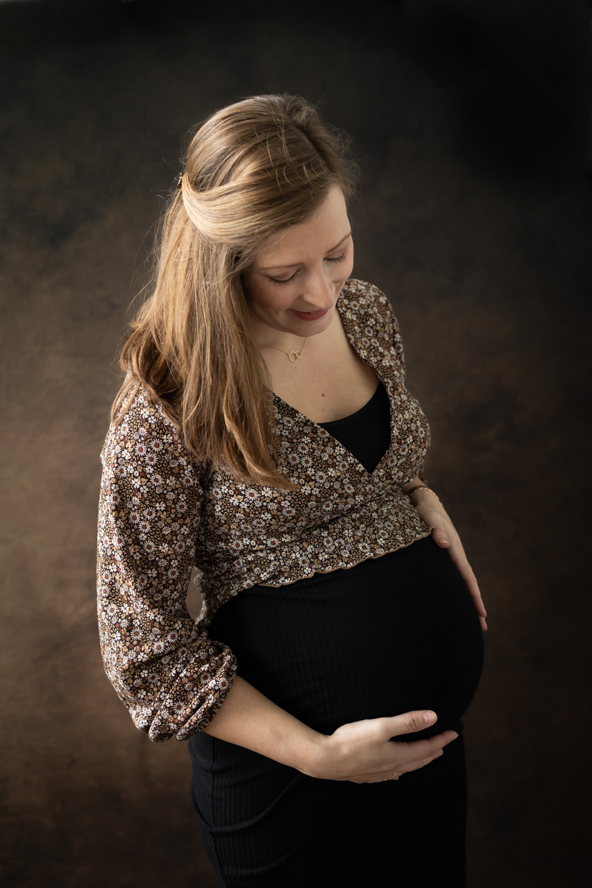 zwangerschapsportret, zwangerschapsshoot fotograaf Aalten Marinke fotografie